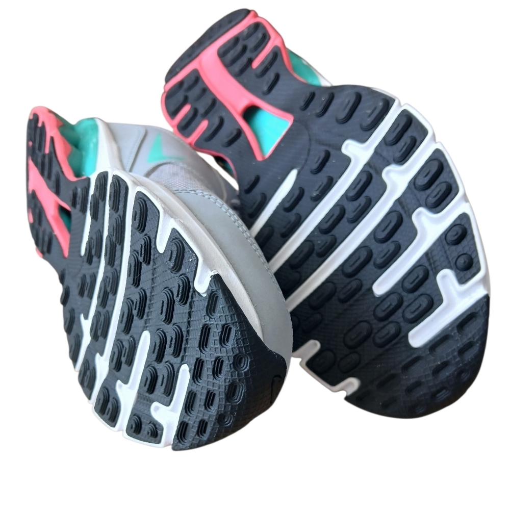 Nike Women's  Size 7.5 Athletic Shoes - Gray and Teal - Picture 8 of 8